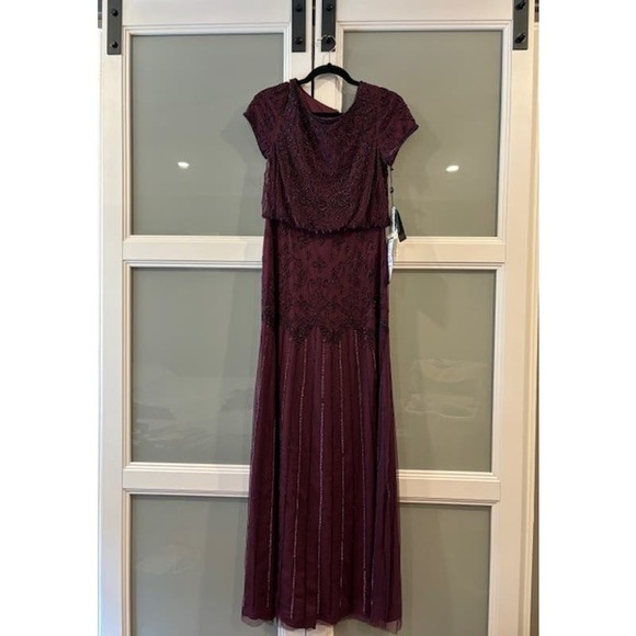 ADRIANNA PAPELL Beaded Short-Sleeve Sheer-Overlay Gown | 4 - Picture 4 of 5